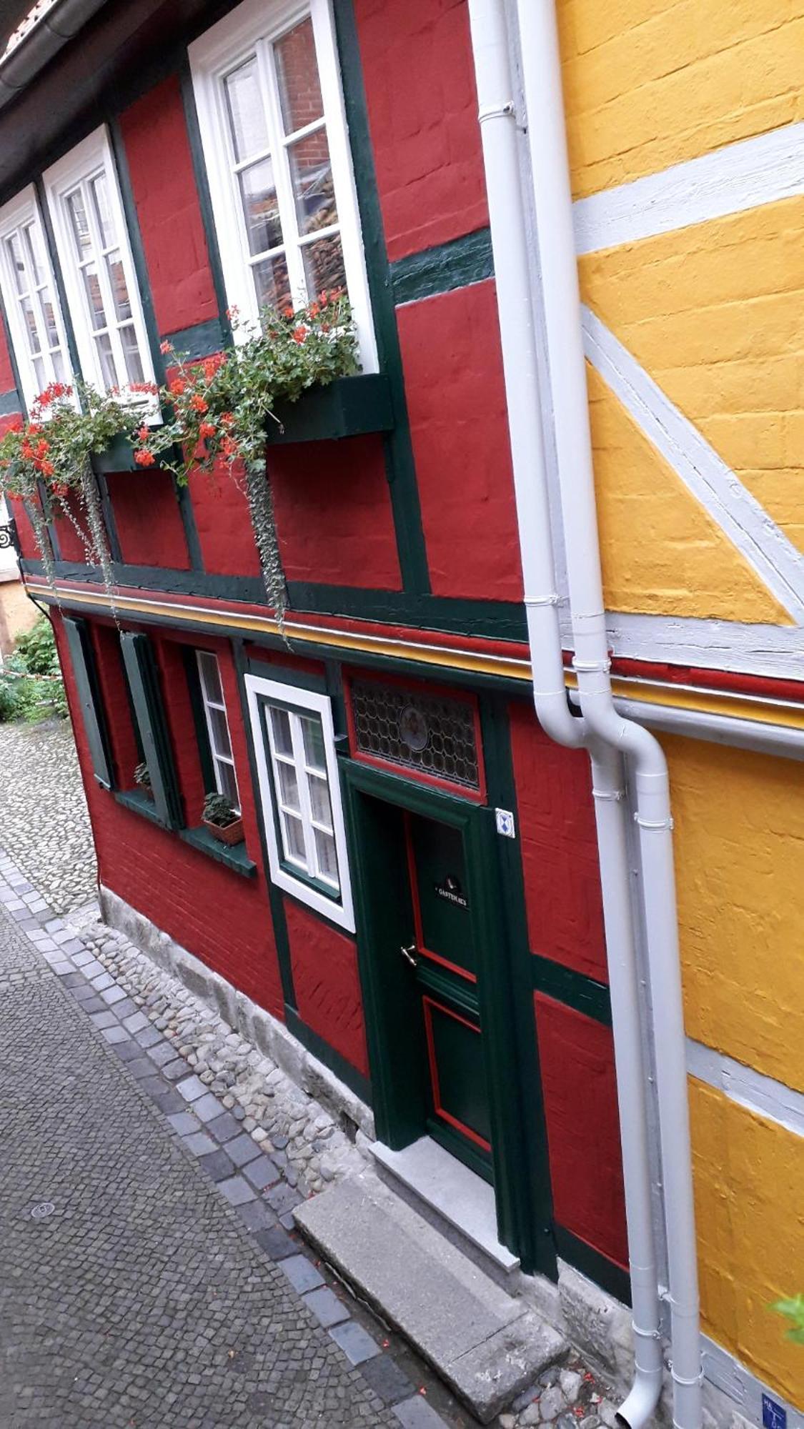 Fachwerkhotel - Ferienhaeuser Vorhof Zur Hoelle Quedlinburg Exterior photo